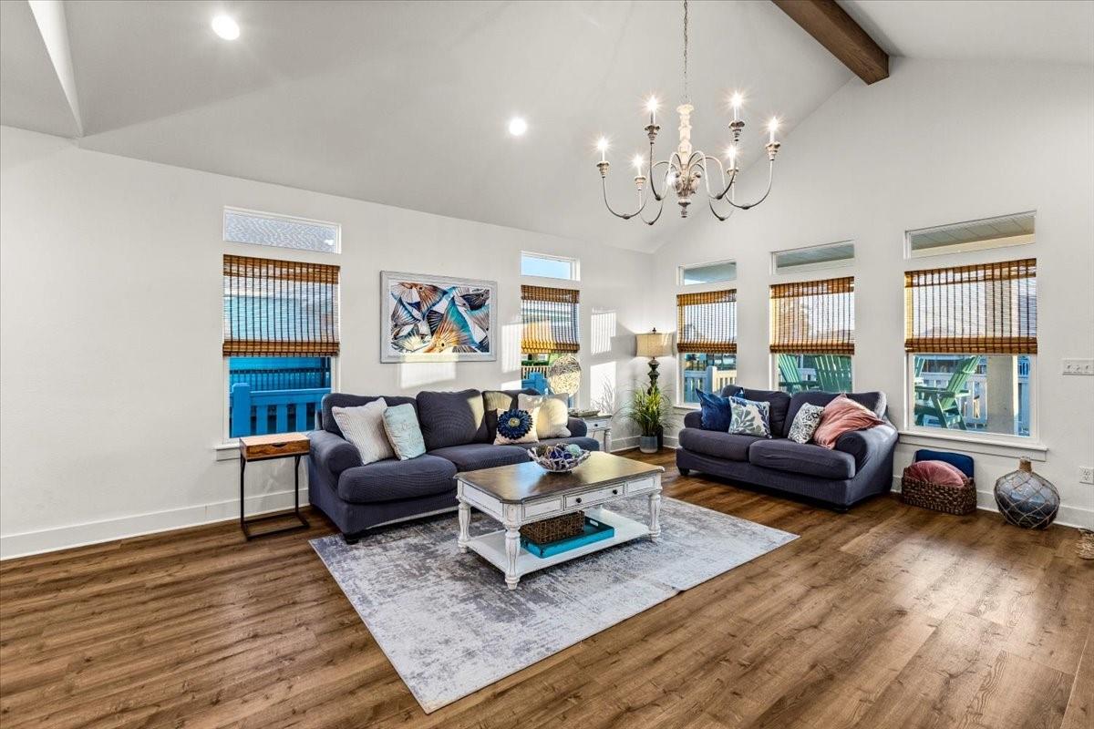 966 Pelican Lane