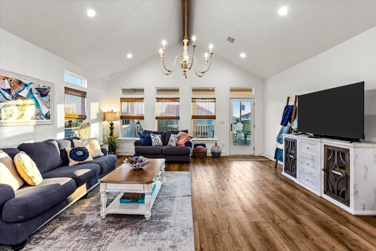 966 Pelican Lane