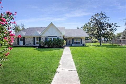 Homes For Sale - 545 Elm Street<br/> Hardin County, Sour Lake, TX 77659