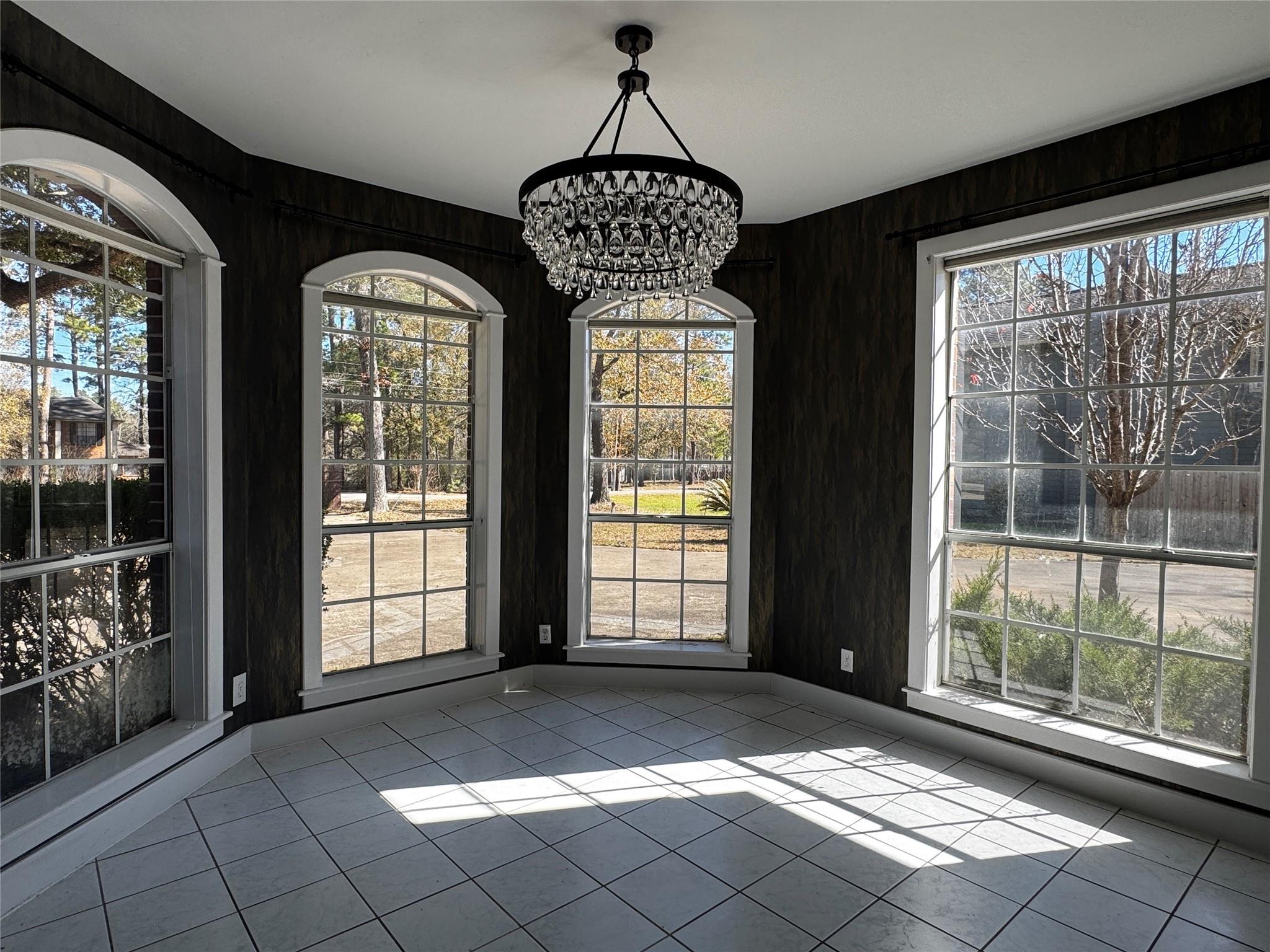 2426 Carriage Lamp Lane