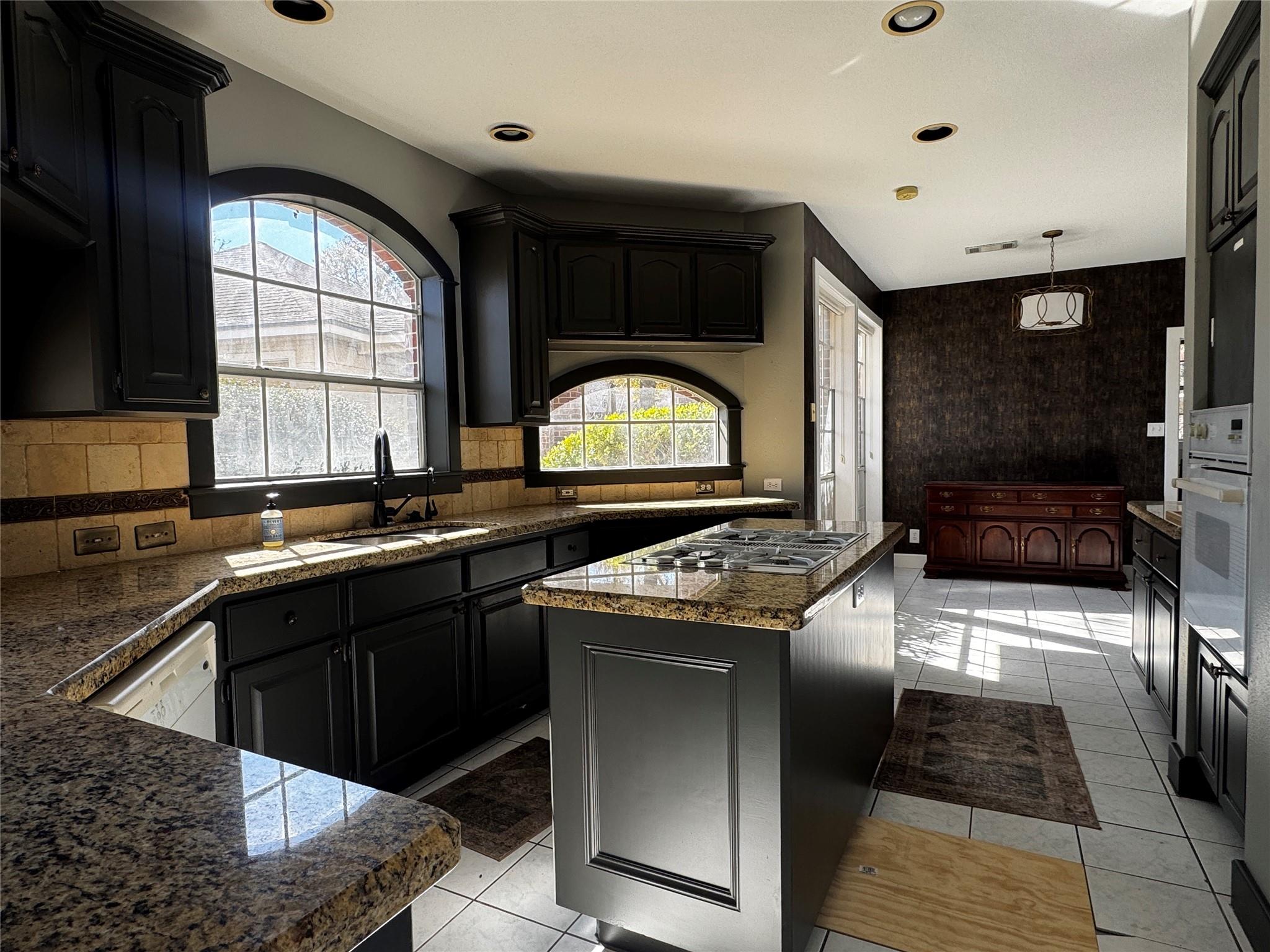 2426 Carriage Lamp Lane