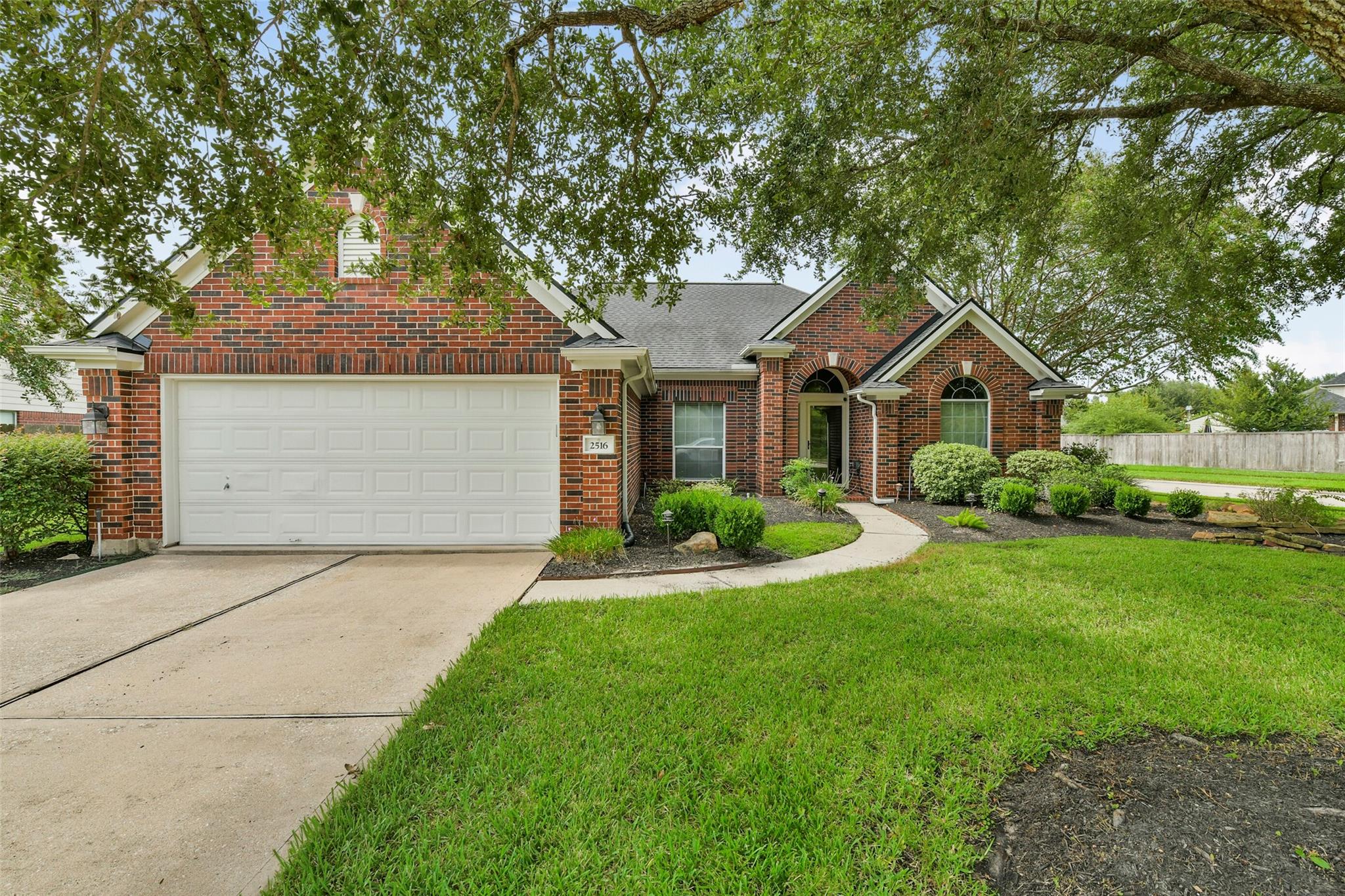 2516 Creeks Edge Drive
