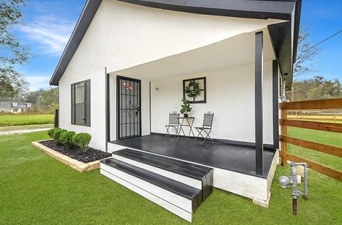 Photo of 801 Washington Street, Liberty, TX 77575 (MLS # 23830855)