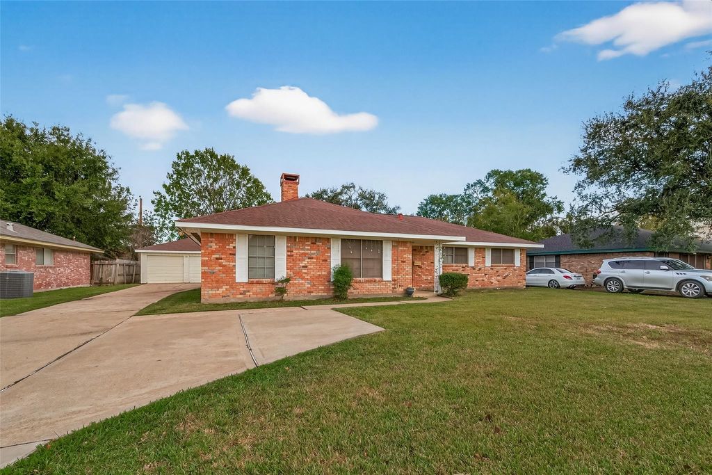 Photo of 2107 Old Alvin Road, Pearland, TX 77581 (MLS # 97654066)