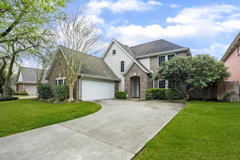 Homes For Sale - 2915 Cane Field Drive<br/> Sugar Land, TX 77479