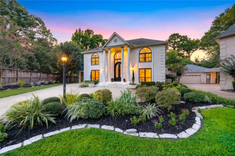 Homes For Sale - 806 Herdsman Drive<br/> Houston, TX 77079