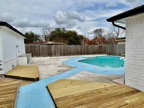 Tiny photo for 12834 Glenwolde Drive, Houston, TX 77099 (MLS # 42688114)