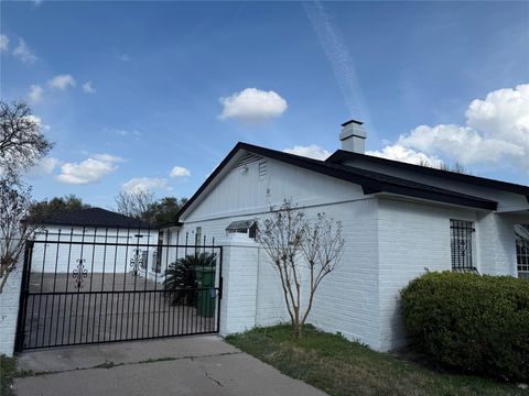 Tiny photo for 12834 Glenwolde Drive, Houston, TX 77099 (MLS # 42688114)