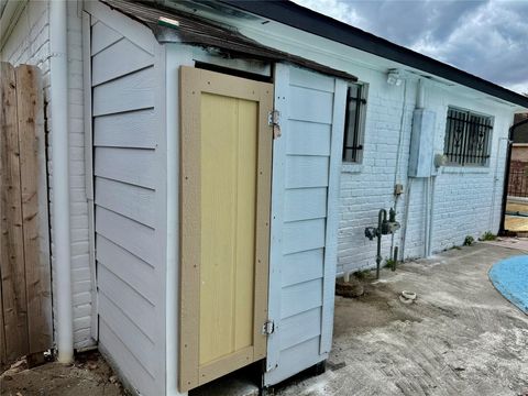 Tiny photo for 12834 Glenwolde Drive, Houston, TX 77099 (MLS # 42688114)