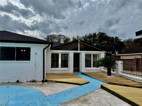 Tiny photo for 12834 Glenwolde Drive, Houston, TX 77099 (MLS # 42688114)