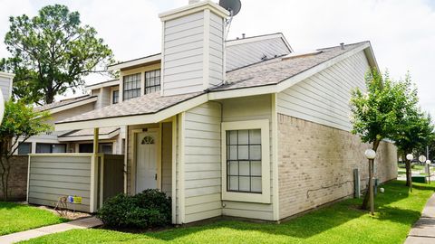 Photo of 11881 Bob White Drive #828, Houston, TX 77035 (MLS # 57038503)