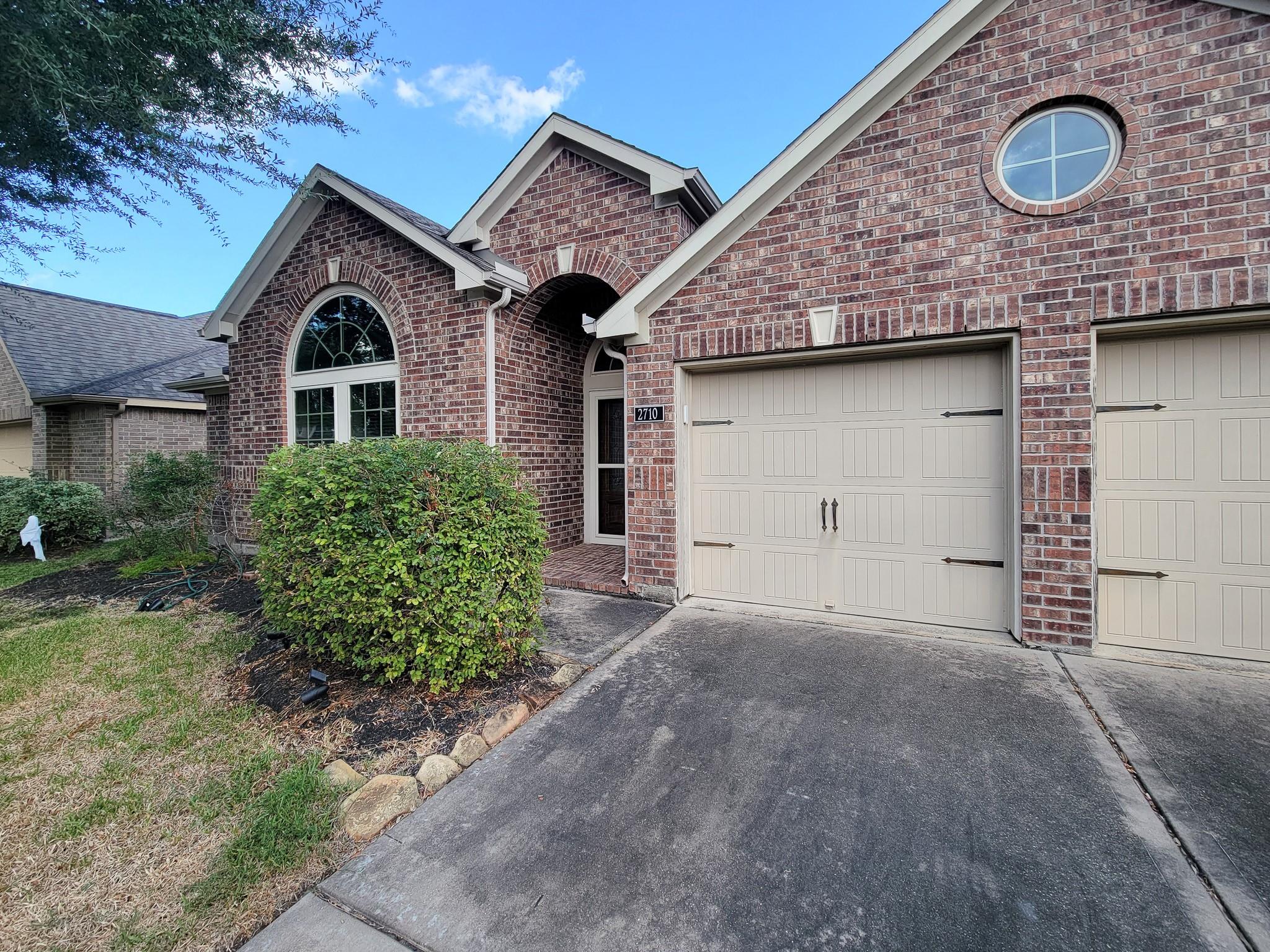 2710 Bamboo Lane