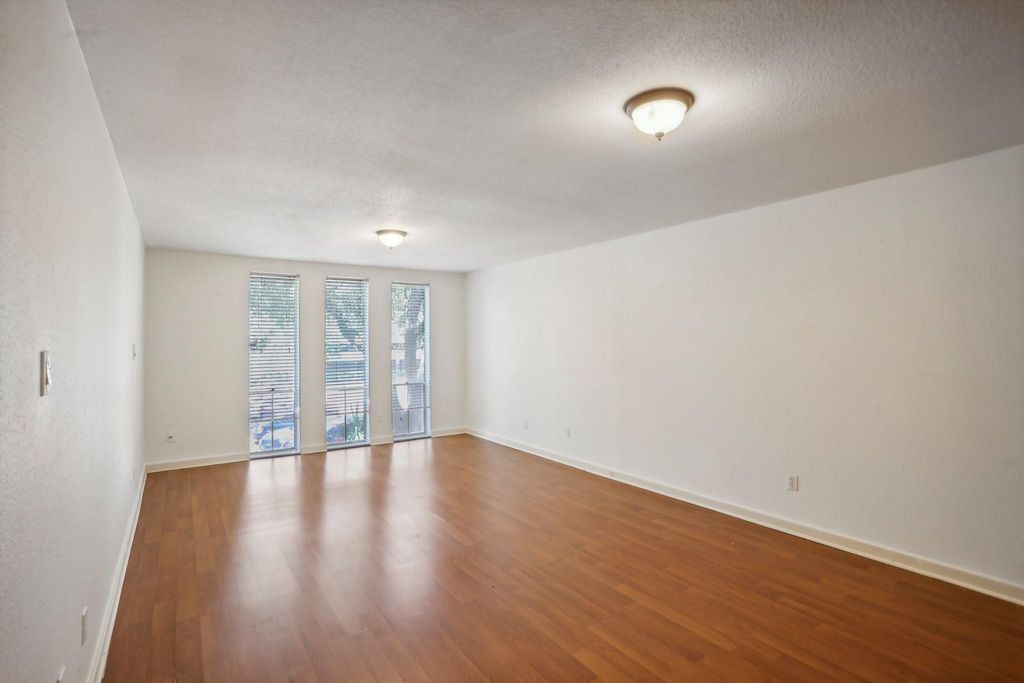 Photo of 4641 Wild Indigo Street #427, Houston, TX 77027 (MLS # 35180548)