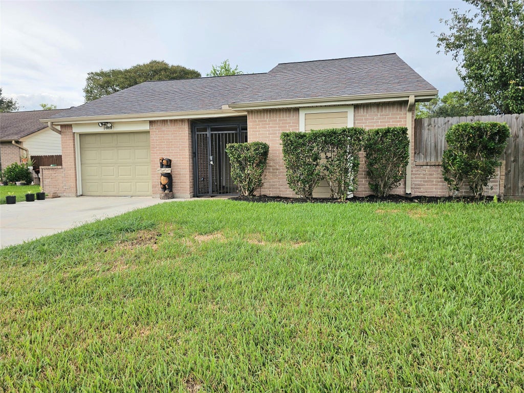 Photo of 14018 Panhandle Drive, Sugar Land, TX 77498 (MLS # 85459694)
