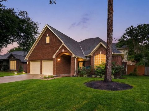 Photo of 14819 Redwood Bend Trail, Houston, TX 77062 (MLS # 41481852)