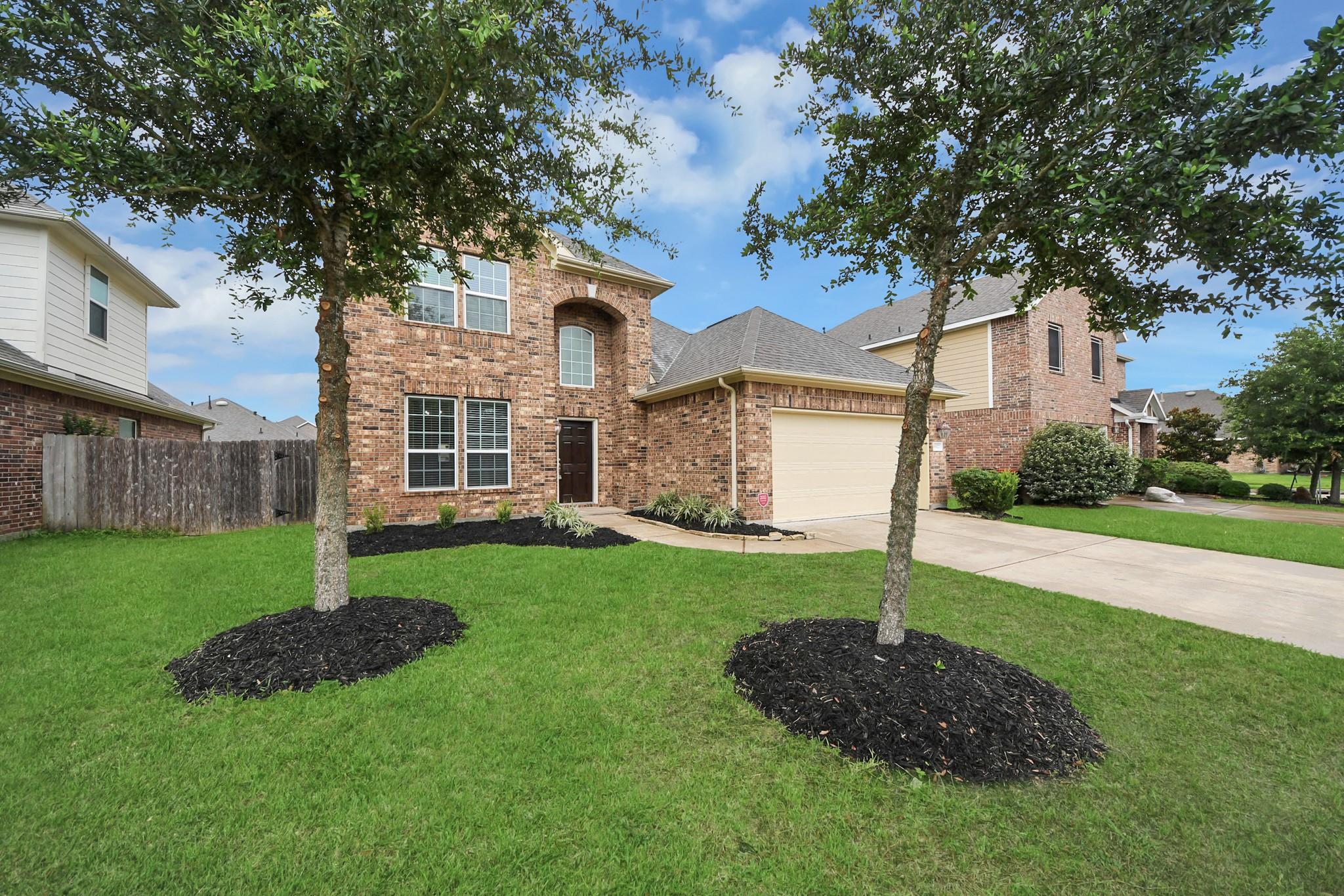 6527 Hunters Trace Lane