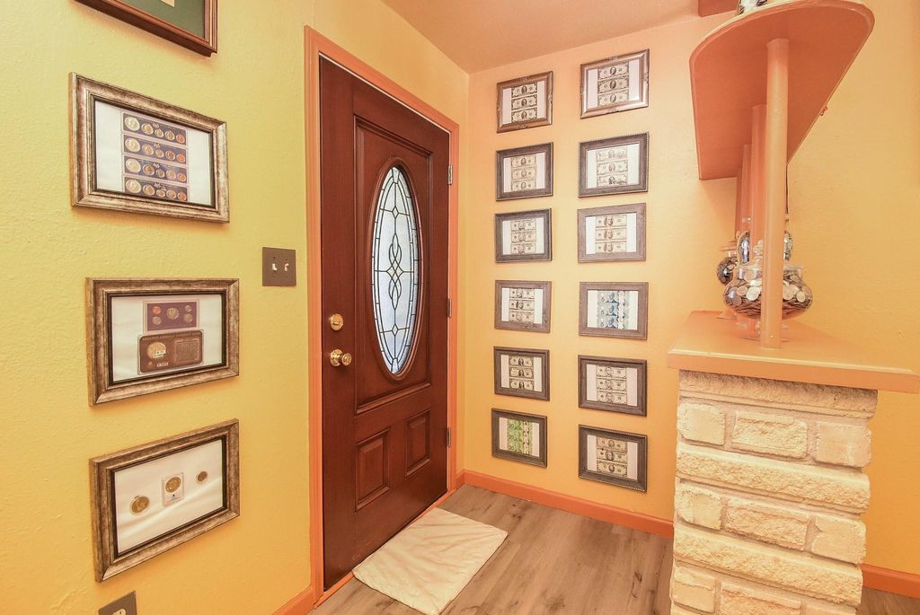 Photo of 906 Corydon Drive, Houston, TX 77336 (MLS # 50930071)