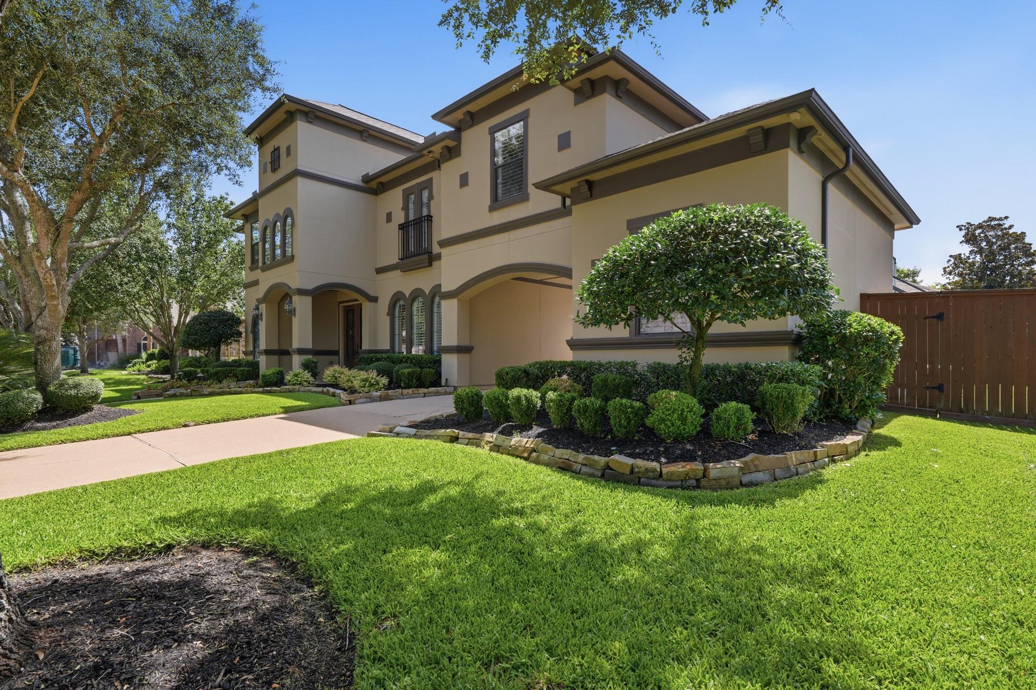 3206 Beacon Heights