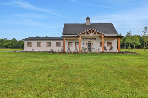 Homes For Sale - 133 Timber Ridge Road<br/> Liberty, TX 77575