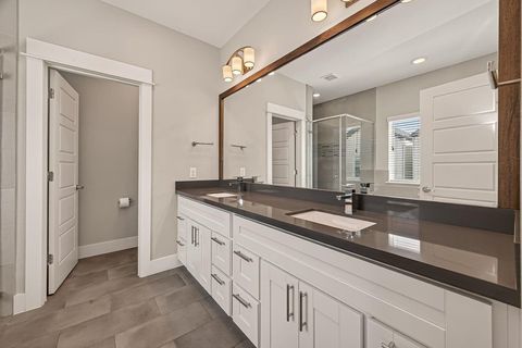 Tiny photo for 2010 Saint Charles Street, Houston, TX 77003 (MLS # 62594782)