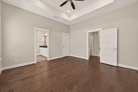 Tiny photo for 2010 Saint Charles Street, Houston, TX 77003 (MLS # 62594782)