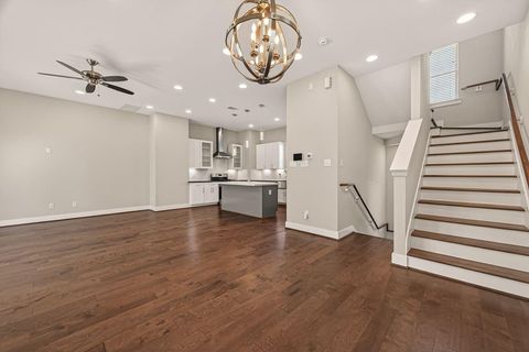 Tiny photo for 2010 Saint Charles Street, Houston, TX 77003 (MLS # 62594782)