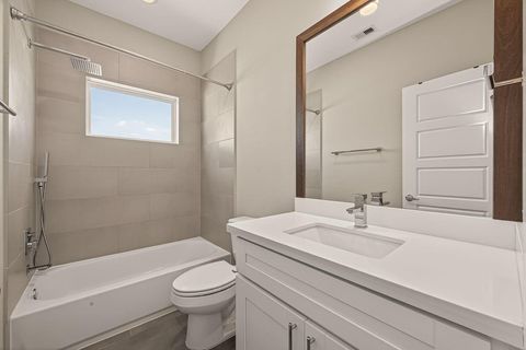 Tiny photo for 2010 Saint Charles Street, Houston, TX 77003 (MLS # 62594782)