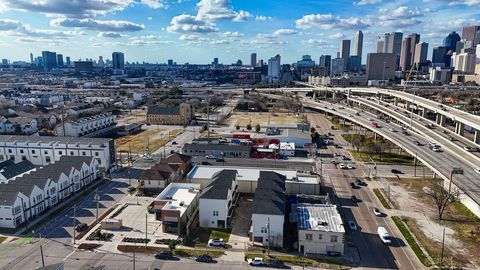 Tiny photo for 2010 Saint Charles Street, Houston, TX 77003 (MLS # 62594782)