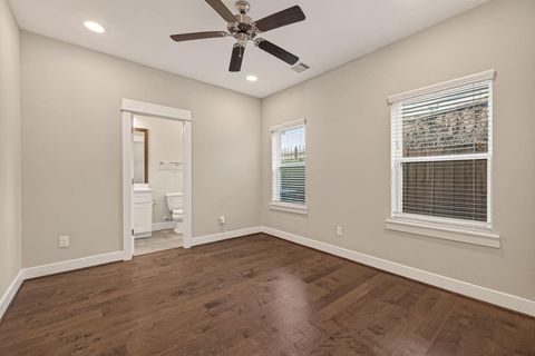 Tiny photo for 2010 Saint Charles Street, Houston, TX 77003 (MLS # 62594782)