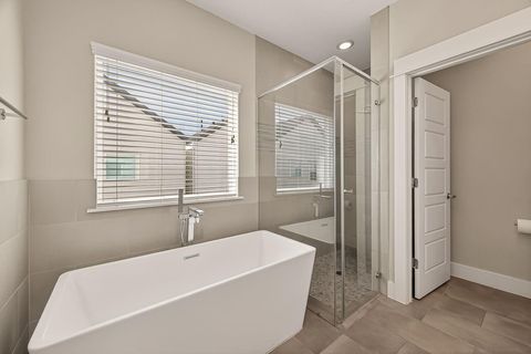 Tiny photo for 2010 Saint Charles Street, Houston, TX 77003 (MLS # 62594782)