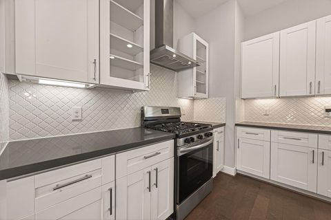 Tiny photo for 2010 Saint Charles Street, Houston, TX 77003 (MLS # 62594782)