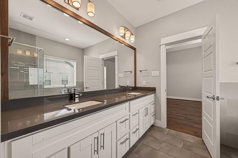 Tiny photo for 2010 Saint Charles Street, Houston, TX 77003 (MLS # 62594782)