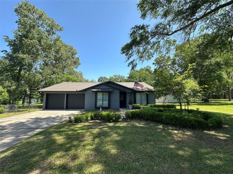 Photo of 722 Indian Hill Boulevard, Livingston, TX 77351 (MLS # 14883667)