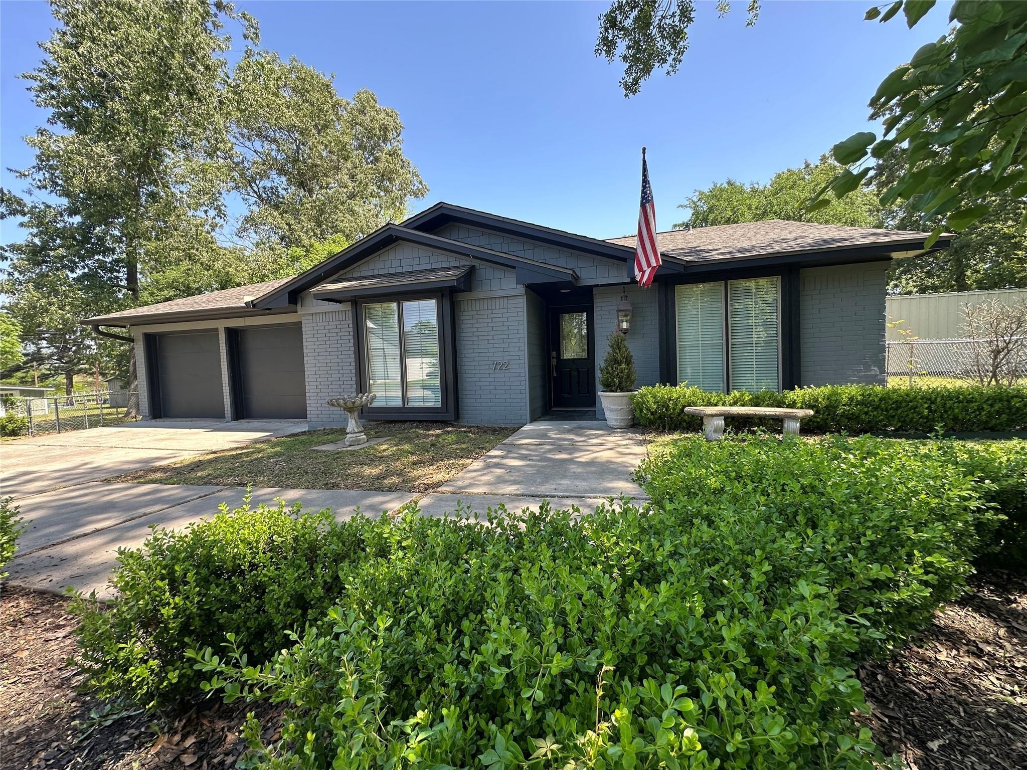 722 Indian Hill Boulevard