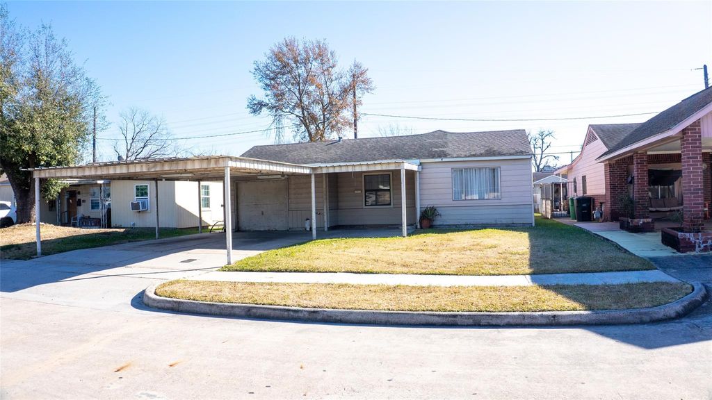 Photo of 423 Exchange Street, Houston, TX 77020 (MLS # 52224459)