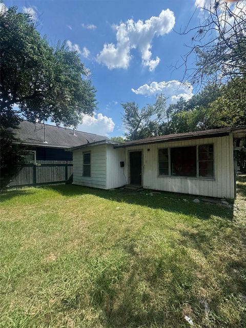 Photo of 3018 Cactus Street, Houston, TX 77026 (MLS # 50494378)