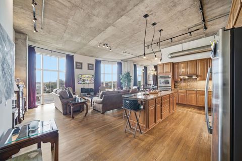 Photo of 1616 Fountain View Drive #510, Houston, TX 77057 (MLS # 77482683)