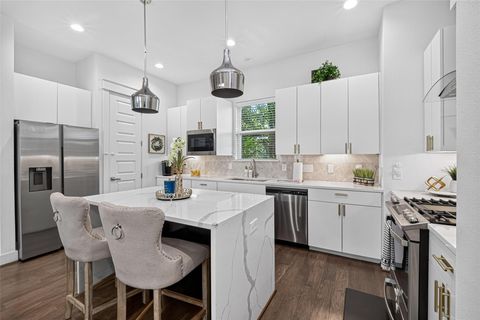 Photo of 4705 Independence Heights Lane, Houston, TX 77018 (MLS # 57294936)