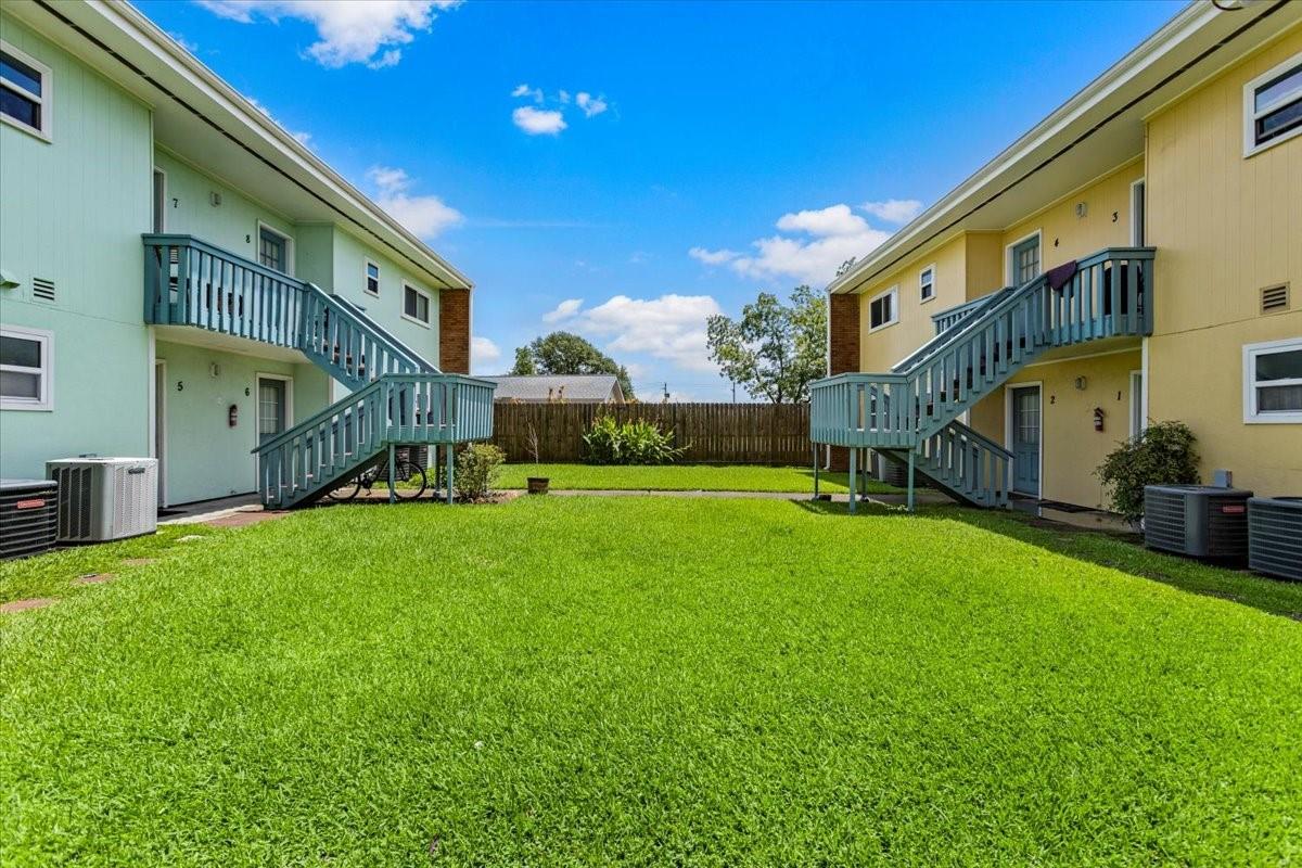 1914 Larrabee Street 1-12