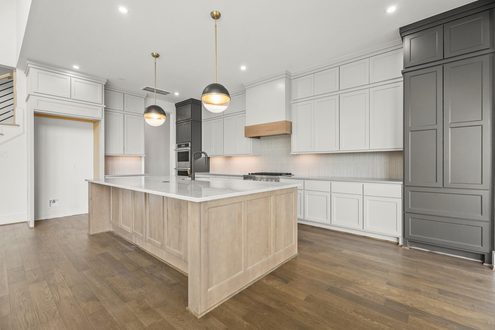 825 Stable Sands Way