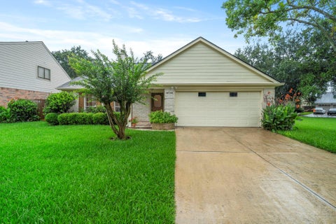 Photo of 4719 Rainbow Run, Sugar Land, TX 77479 (MLS # 20442979)