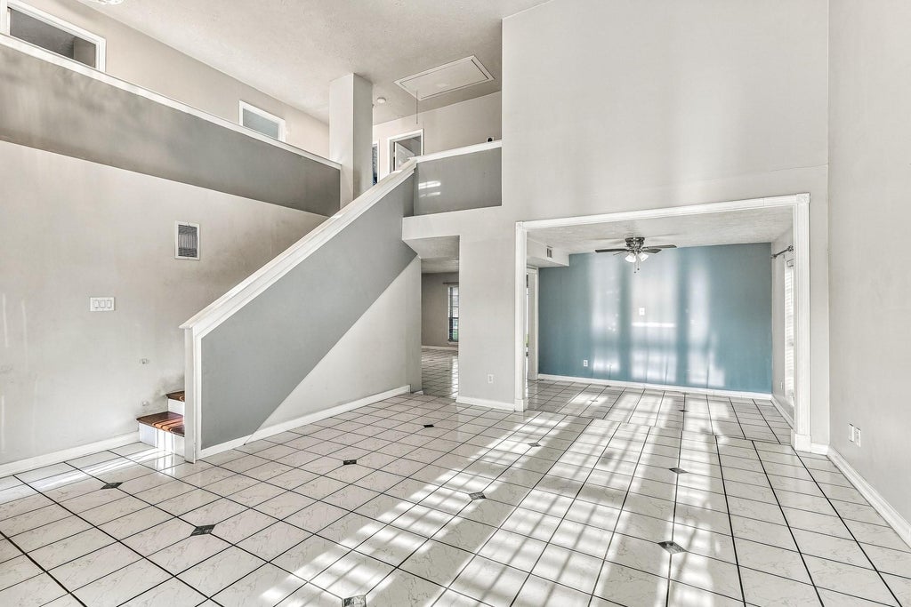 Photo of 10027 Glenkirk Drive, Houston, TX 77089 (MLS # 72164367)