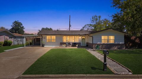 Photo of 1914 Heights Drive, Katy, TX 77493 (MLS # 2210451)