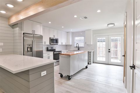 Photo of 9511 Fondren Road, Houston, TX 77074 (MLS # 94147251)