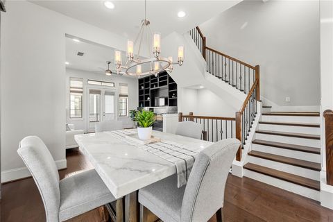 Photo of 411 T C Jester Boulevard, Houston, TX 77007 (MLS # 53256509)