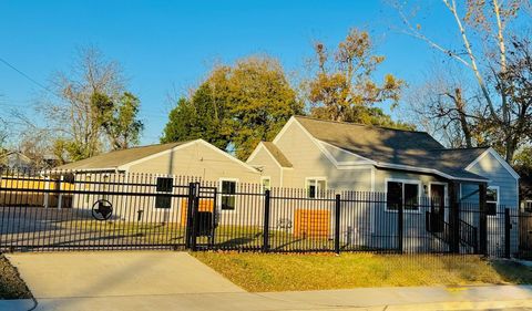 Photo of 7909 Goode Street, Houston, TX 77012 (MLS # 7660027)