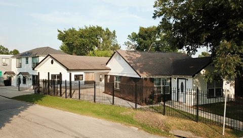 Photo of 1001 Elliston Street, Houston, TX 77023 (MLS # 65995374) Photo of 1001 Elliston Street, Houston, TX 77023 (MLS # 65995374)