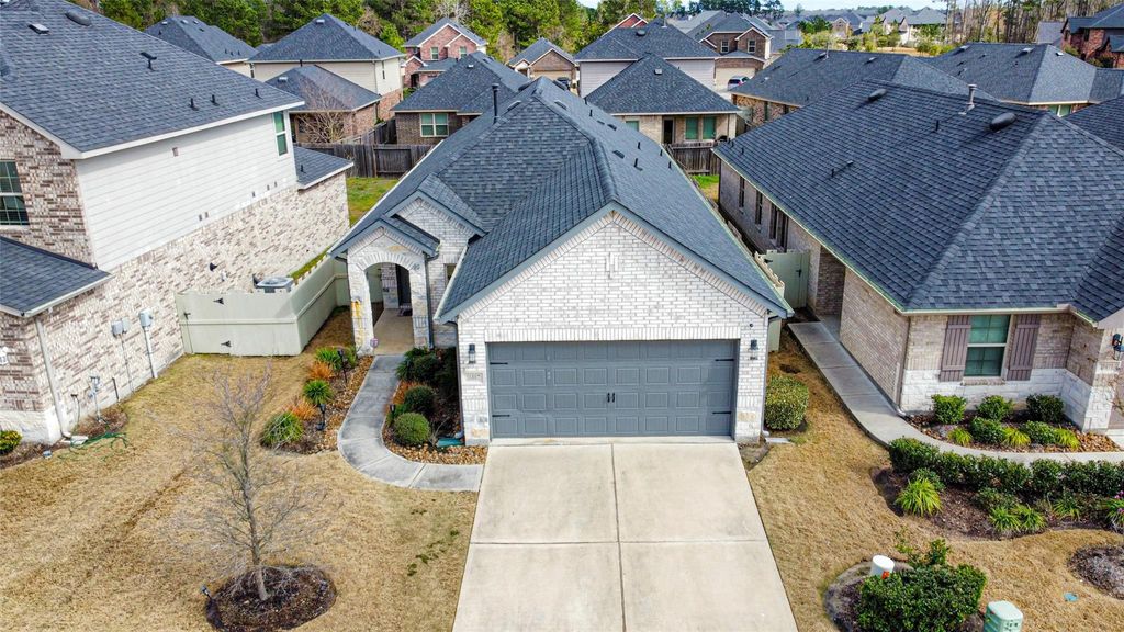 Photo of 16887 Pink Wintergreen Drive, Conroe, TX 77385 (MLS # 29402110)