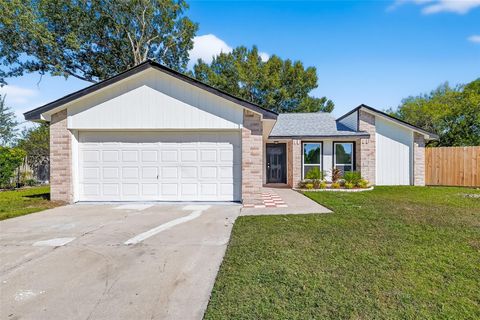 Photo of 10603 Highland Woods Drive, Sugar Land, TX 77498 (MLS # 82125110)