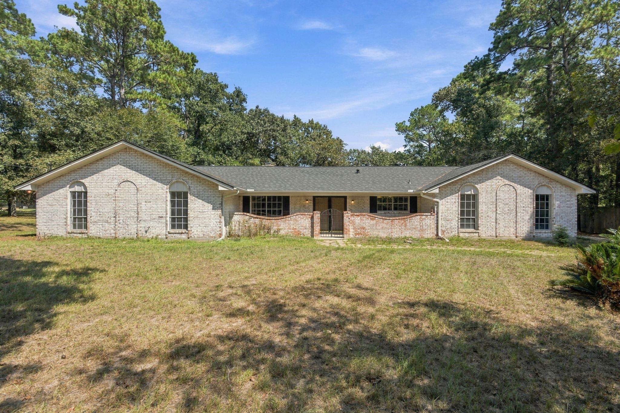 16402 Surrey Lane